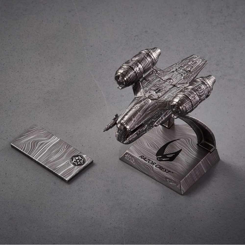 SDCC 2022 Collectors Hot Wheels Star Wars Razor Crest Starship * Mandalorian